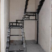 П-образная лестница с забежными ступеньками